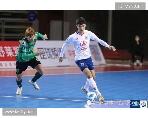 新疆足球斯巴达队奋勇拼搏谱写西部绿茵荣耀新篇章